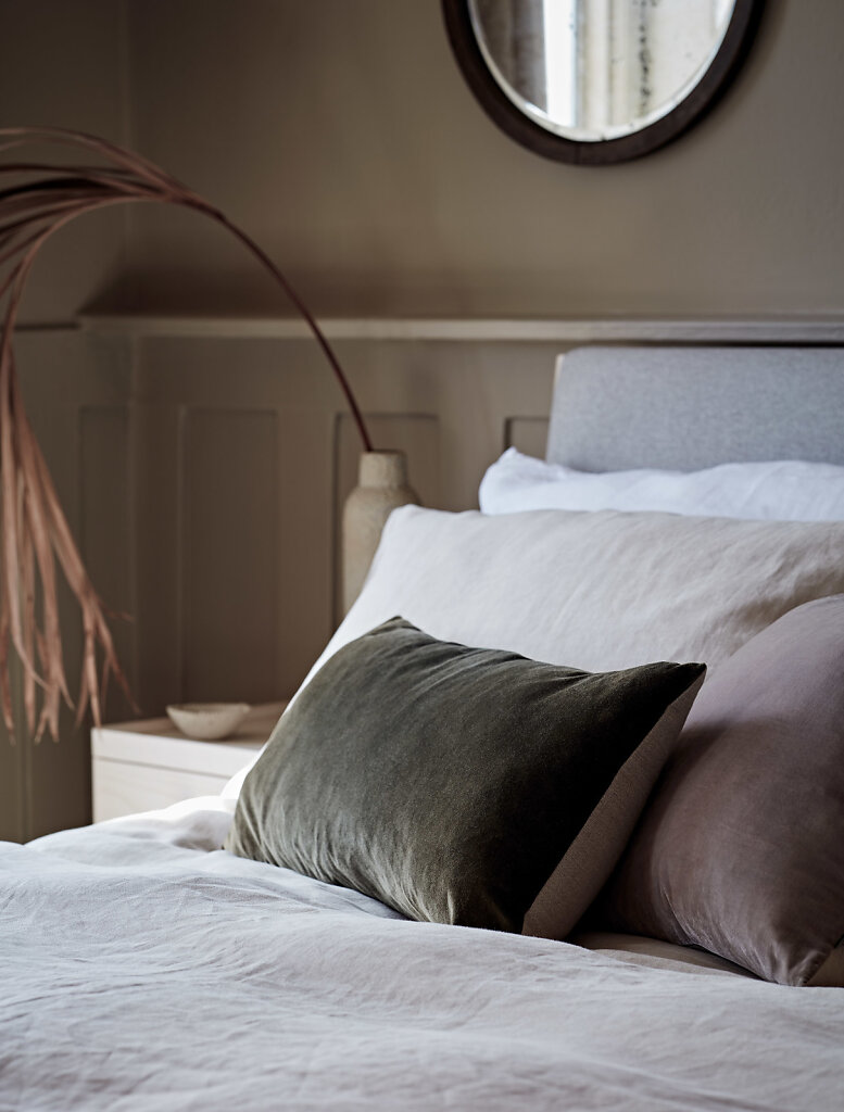 Jon-Day-Photography-wwwjondayphotographycom-Furniture-Village-AW20-001.jpg
