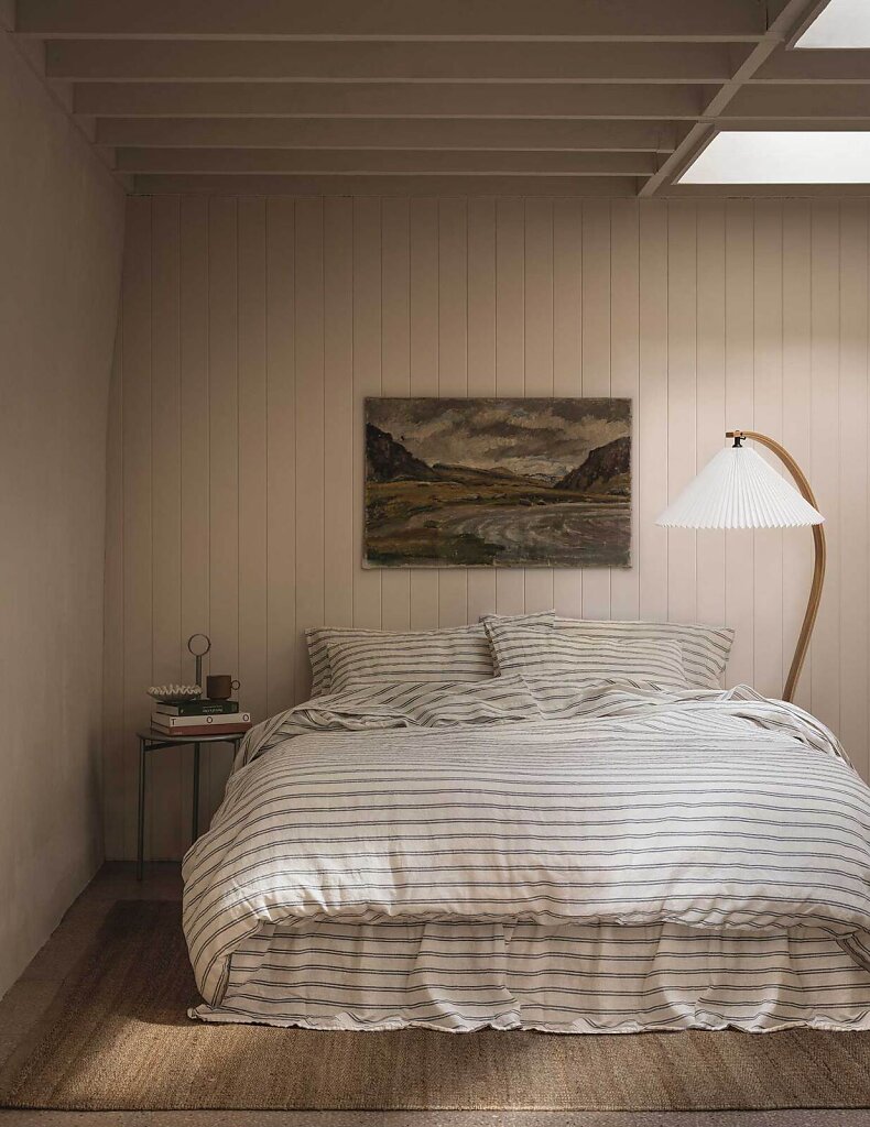 Jon-Day-Photography-wwwjondayphotographycom-PigletinBed-AW24-010.jpg